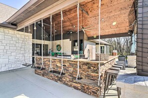 Property grounds - La Porte House w/ Grotto Pool on 5 Acres! (La Porte)