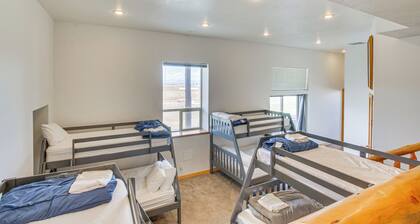 Garden City Getaway w/ Mountain & Lake Views!