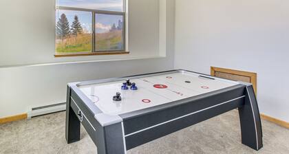 14 Mi to Beaver Mountain Ski Area: Group Getaway!