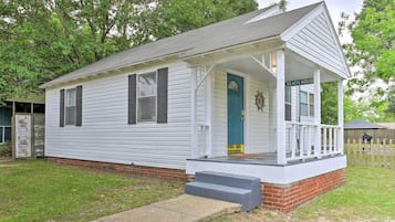 House (2 Bedrooms) | Front of property