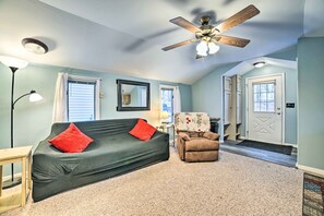 TV - Houghton Lake Vacation Rental - Walk to Water! (Houghton Lake)