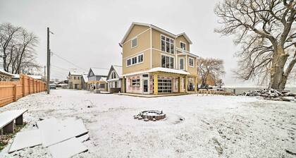 Houghton Lake Vacation Rental - Walk to Water!