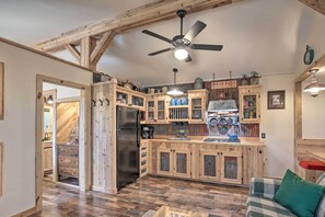 Interior - Kerrville Converted Barn Tiny Home w/ Kayaks! (Kerrville)