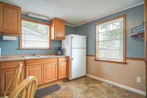 House (2 Bedrooms) | Interior - Dandridge Cabin in Inspiration Cove w/ Lake Access (Dandridge)