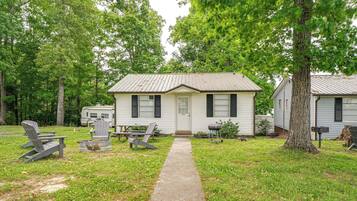 House (2 Bedrooms) | Exterior