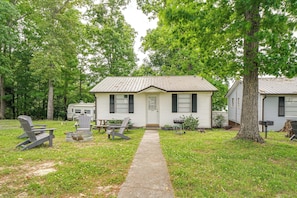 House (2 Bedrooms) | Front of property - Dandridge Cabin in Inspiration Cove w/ Lake Access (Dandridge)