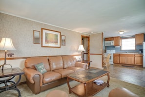 House (2 Bedrooms) | Interior - Dandridge Cabin in Inspiration Cove w/ Lake Access (Dandridge)