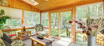 Walk to Dining! Townhome 1 Mi to Big Boulder Mtn