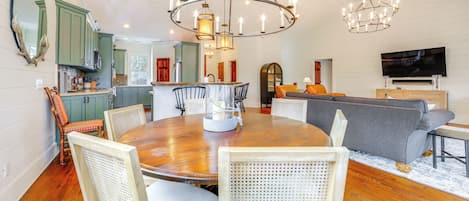 House (3 Bedrooms) | Interior