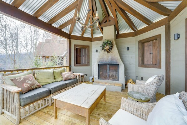 House (3 Bedrooms) | Interior - Cashiers Home w/ Lake Glenville Views! (Cashiers)