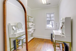 House (3 Bedrooms) | Interior - Cashiers Home w/ Lake Glenville Views! (Cashiers)