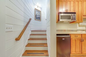 House (3 Bedrooms) | Interior - Cashiers Home w/ Lake Glenville Views! (Cashiers)