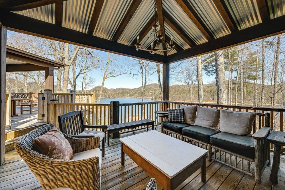 Cashiers Home w/ Lake Glenville Views! - Highlands, NC