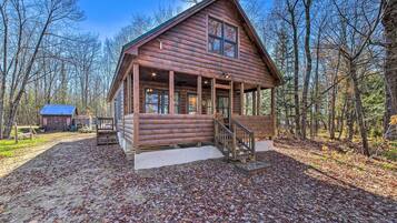 House (3 Bedrooms) | Exterior