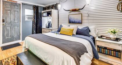 Las Animas Studio w/ Lush Backyard Paradise!