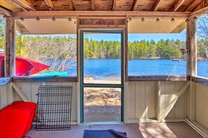 Interior - Lakefront Retreat w/ Kayaks, Grill, Fire Pit! (Nottingham)