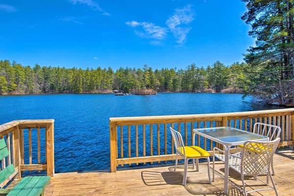 Lakefront Retreat W/ Kayaks, Grill, Fire Pit! - Pawtuckaway State Park, Nottingham
