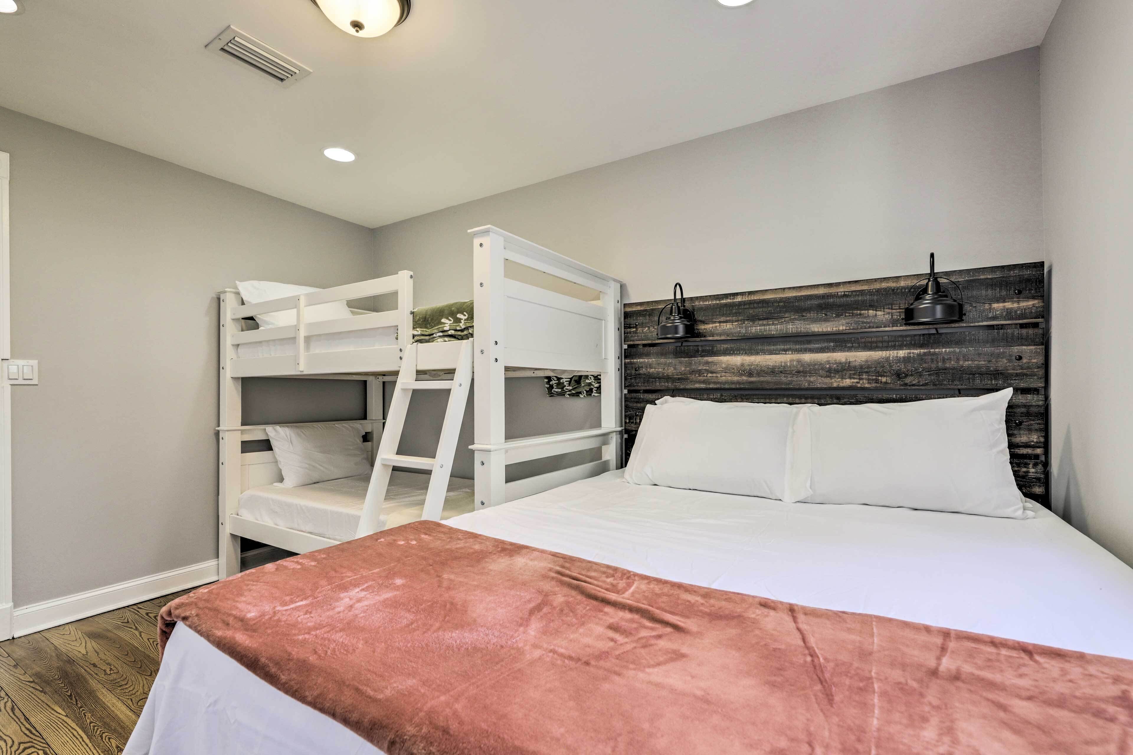 House (4 Bedrooms) | Interior