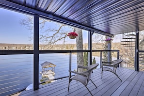 House (4 Bedrooms) | Interior - Lakefront Home: 2 Mi to Air Line State Park Trail! (East Hampton)