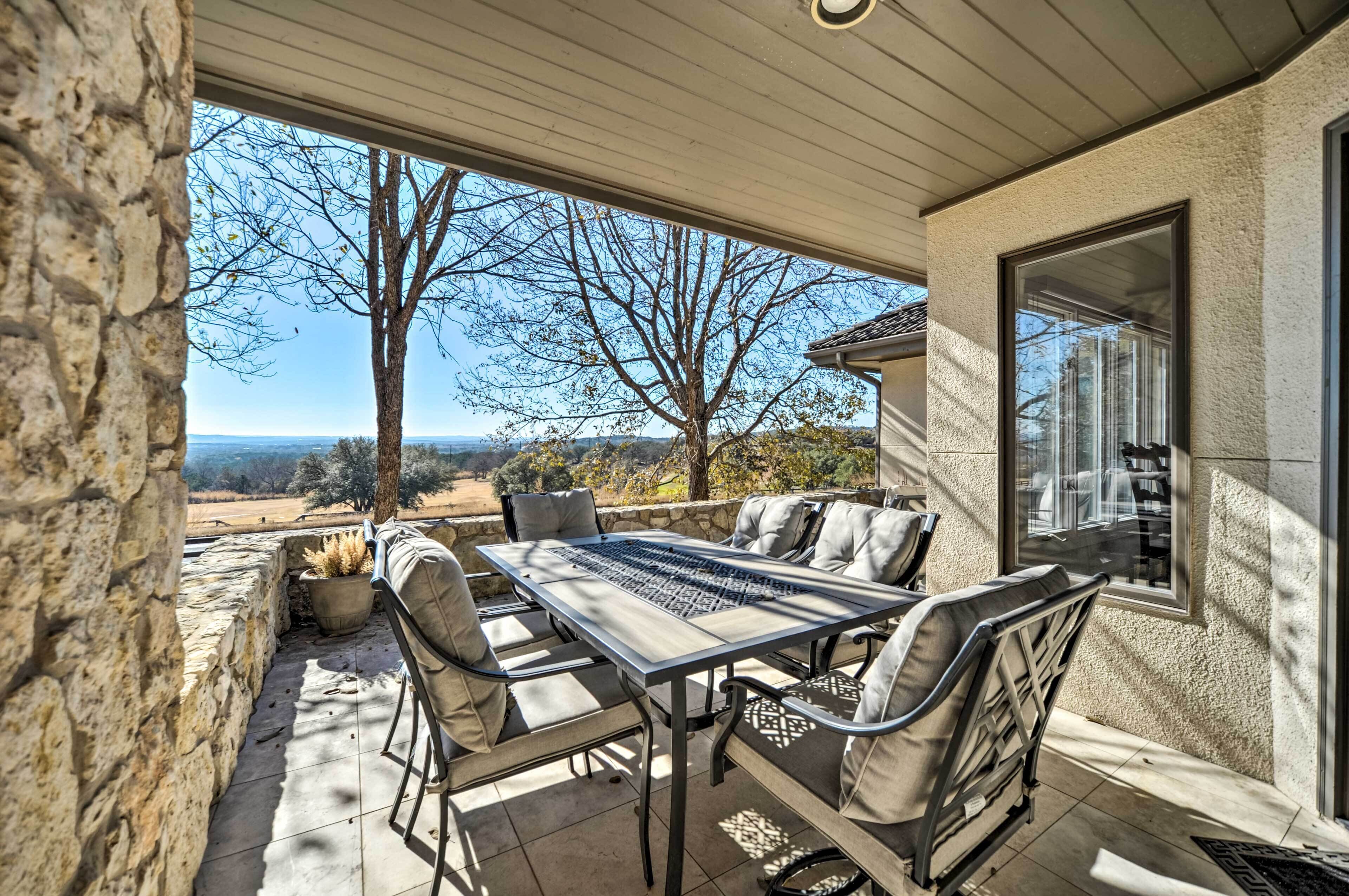 Lovely Spicewood Cottage w/ Patio & Grill!