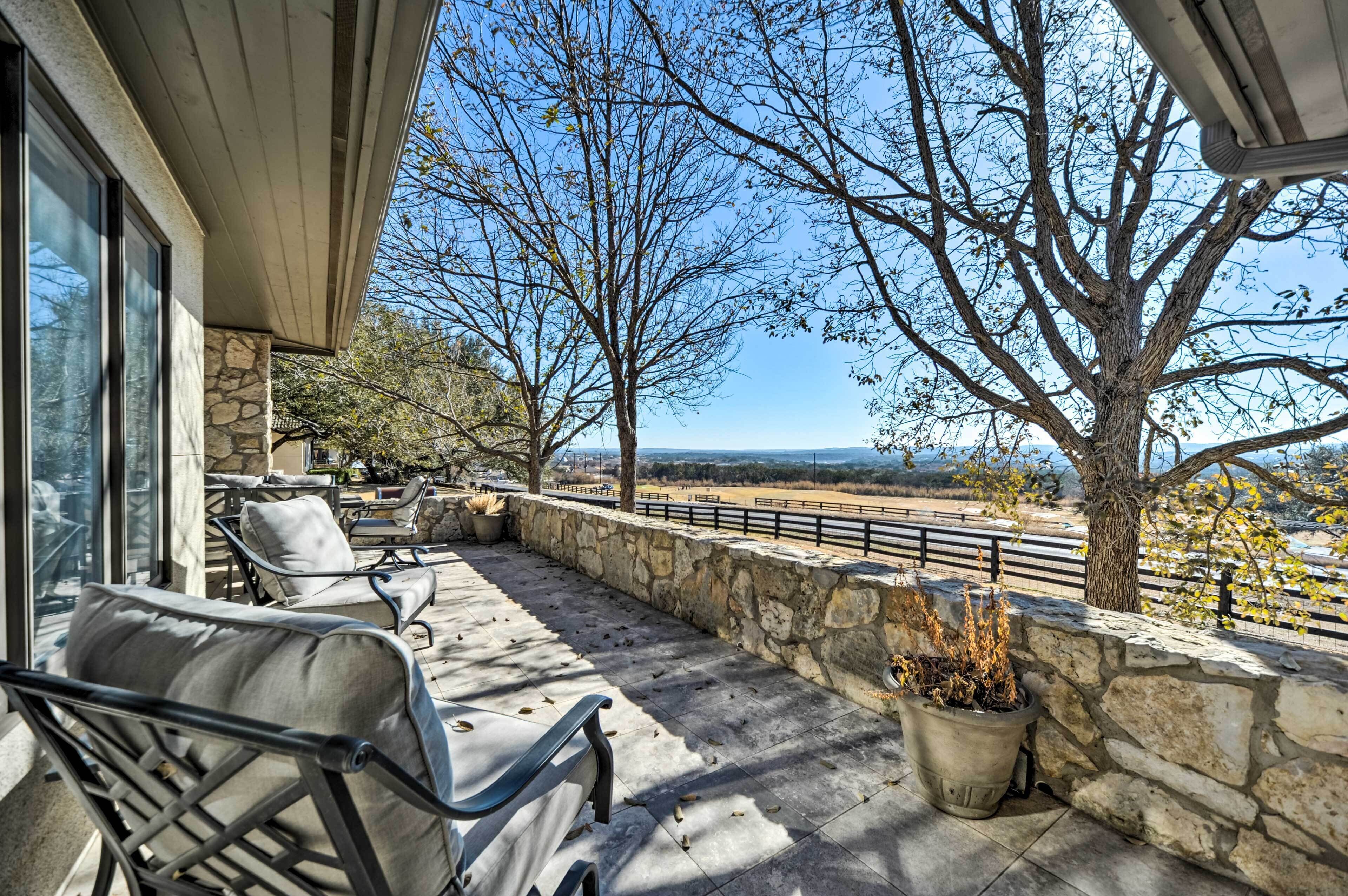 Lovely Spicewood Cottage w/ Patio & Grill!