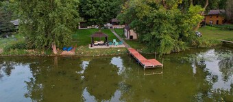 Hugo Home, Direct Lake Access & Private Dock!