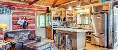 House (3 Bedrooms) | Interior