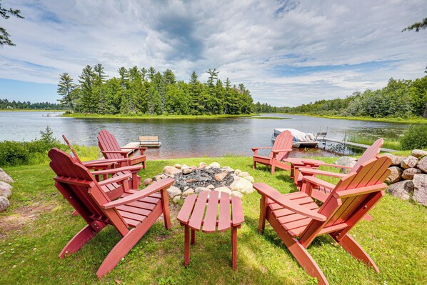 House (3 Bedrooms) | Property grounds