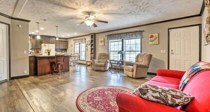 Lovely Sadieville Retreat w/ Deck & Grill!