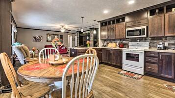 House (2 Bedrooms) | Interior