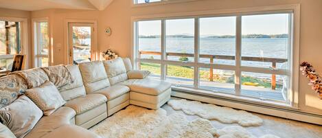 House (4 Bedrooms) | Front of property
