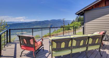 Mt Hood Views: Modern Underwood Home w/ Deck!