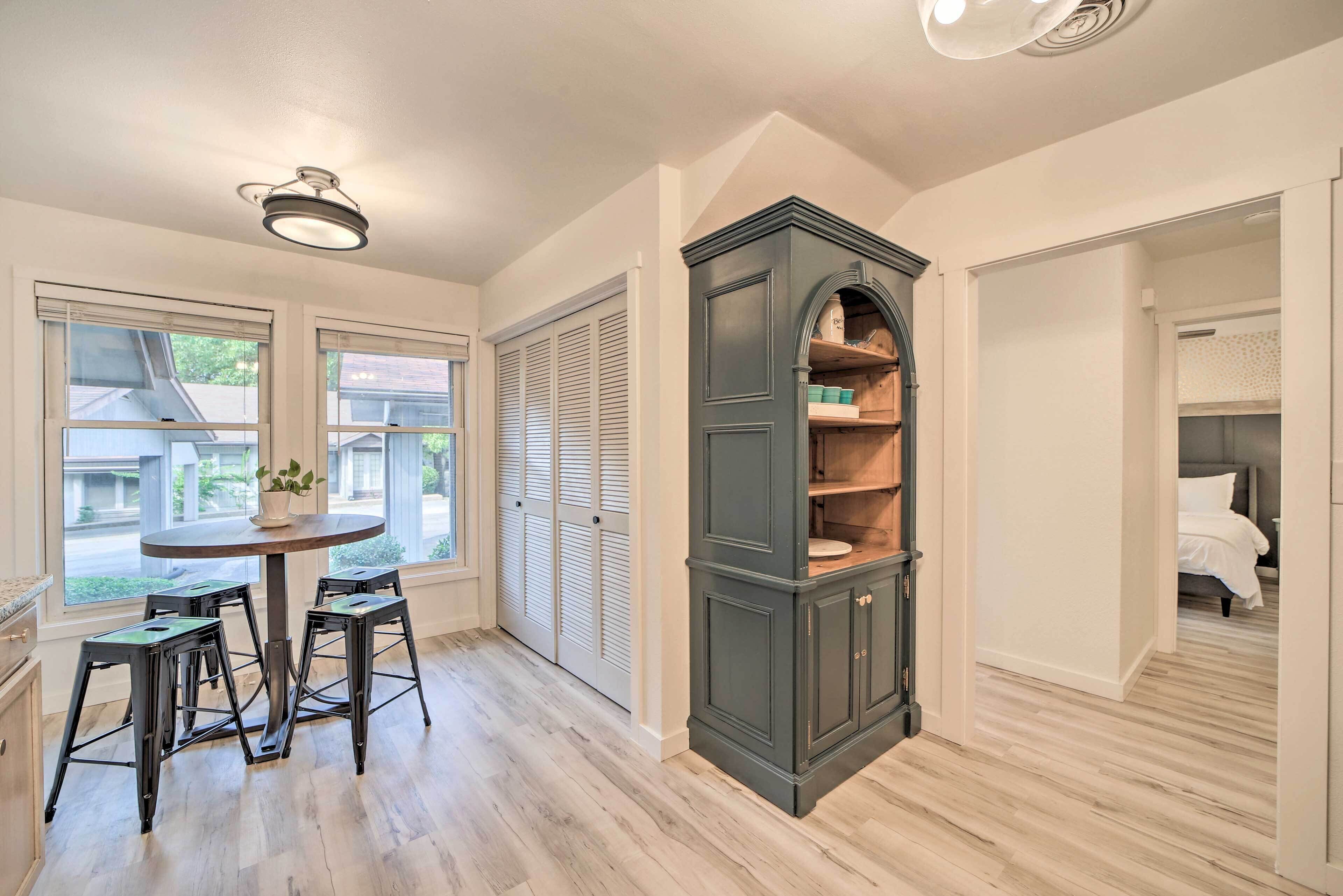 Mountain Biker's Paradise w/ Deck & Sunroom!