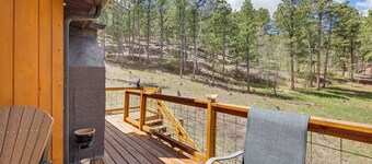 Modern Black Hills Cabin w/ Loft & Wraparound Deck