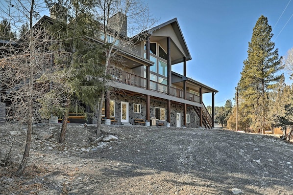 Apartment (3 Bedrooms) | Front of property