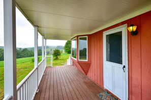 Interior - Mountain Top Country Hideaway: 48 Acres, Fire Pit! (West Winfield)