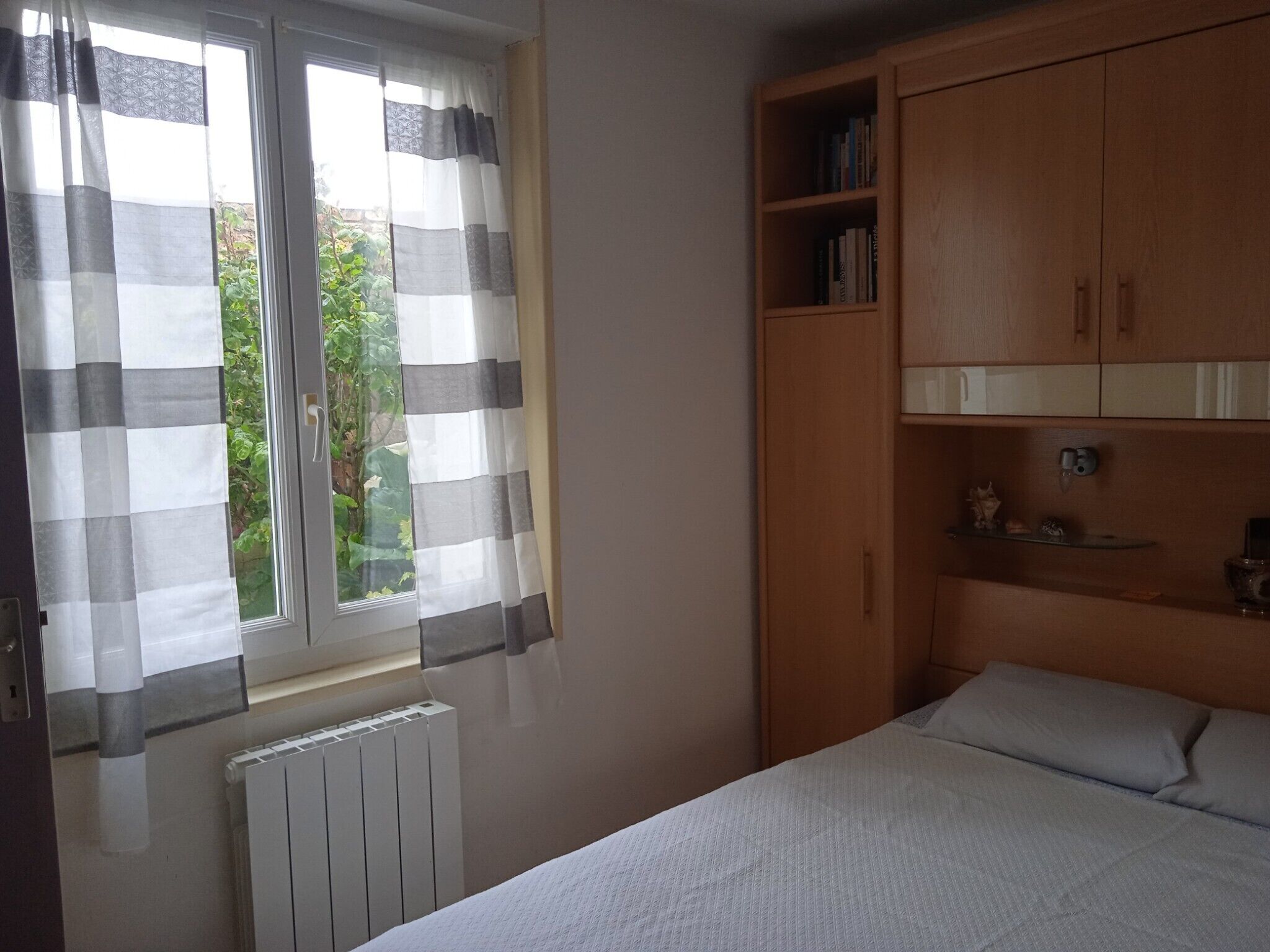 Appartement / Maison Avec sa Petite Cour, Dans une rue Calme, Proche de Tout