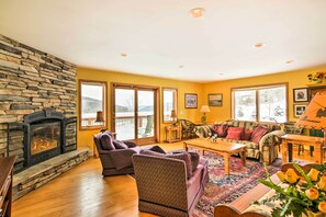 House (5 Bedrooms) | Interior