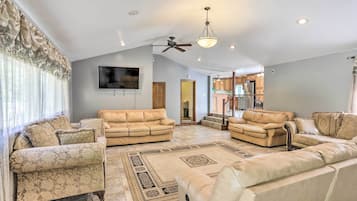 House (4 Bedrooms) | Front of property