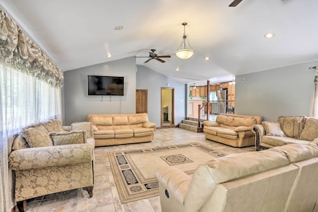 House (4 Bedrooms) | Front of property