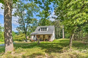 House (2 Bedrooms) | Interior - Peaceful Virginia Cabin - Fish, Tube, Boat, Etc! (Edinburg)