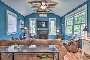 House (2 Bedrooms) | Interior - Peaceful Virginia Cabin - Fish, Tube, Boat, Etc! (Edinburg)