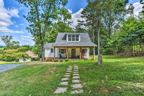 House (2 Bedrooms) | Front of property