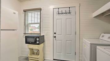 House (1 Bedroom) | Interior