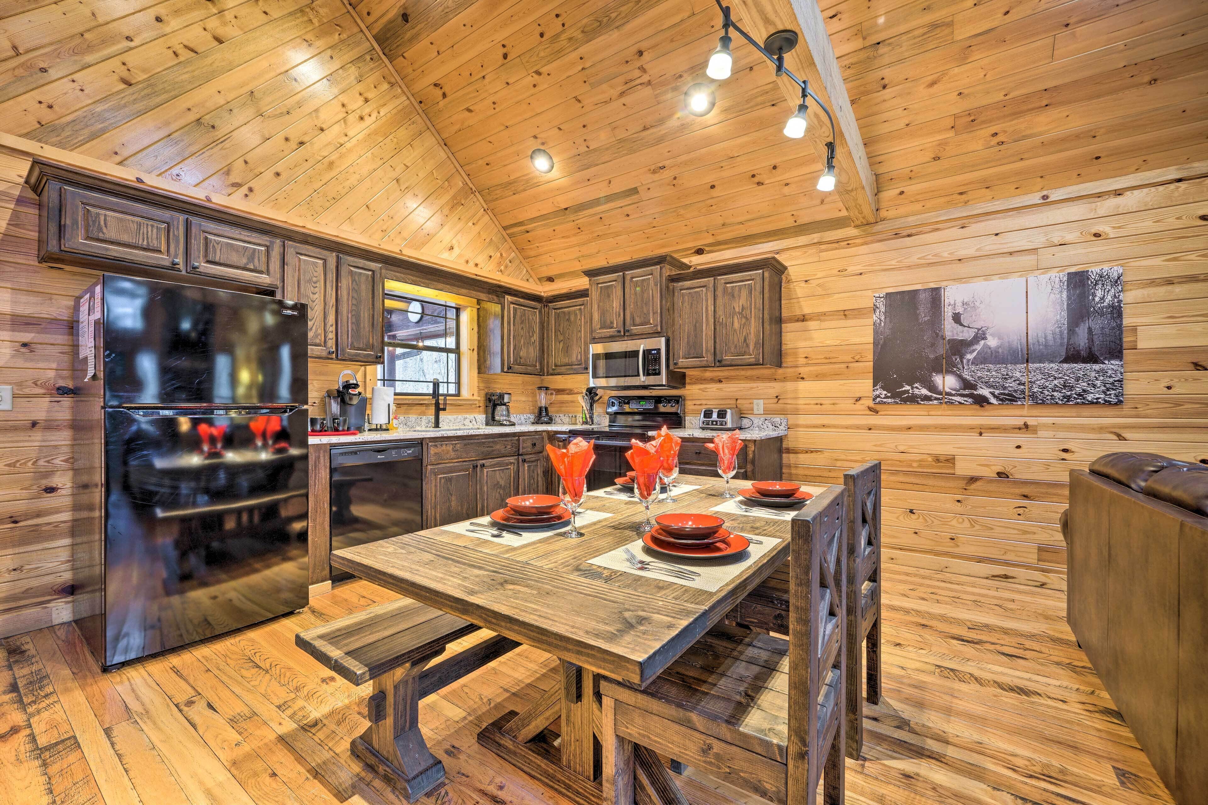 Pet-friendly Broken Bow Cabin With Hot Tub!