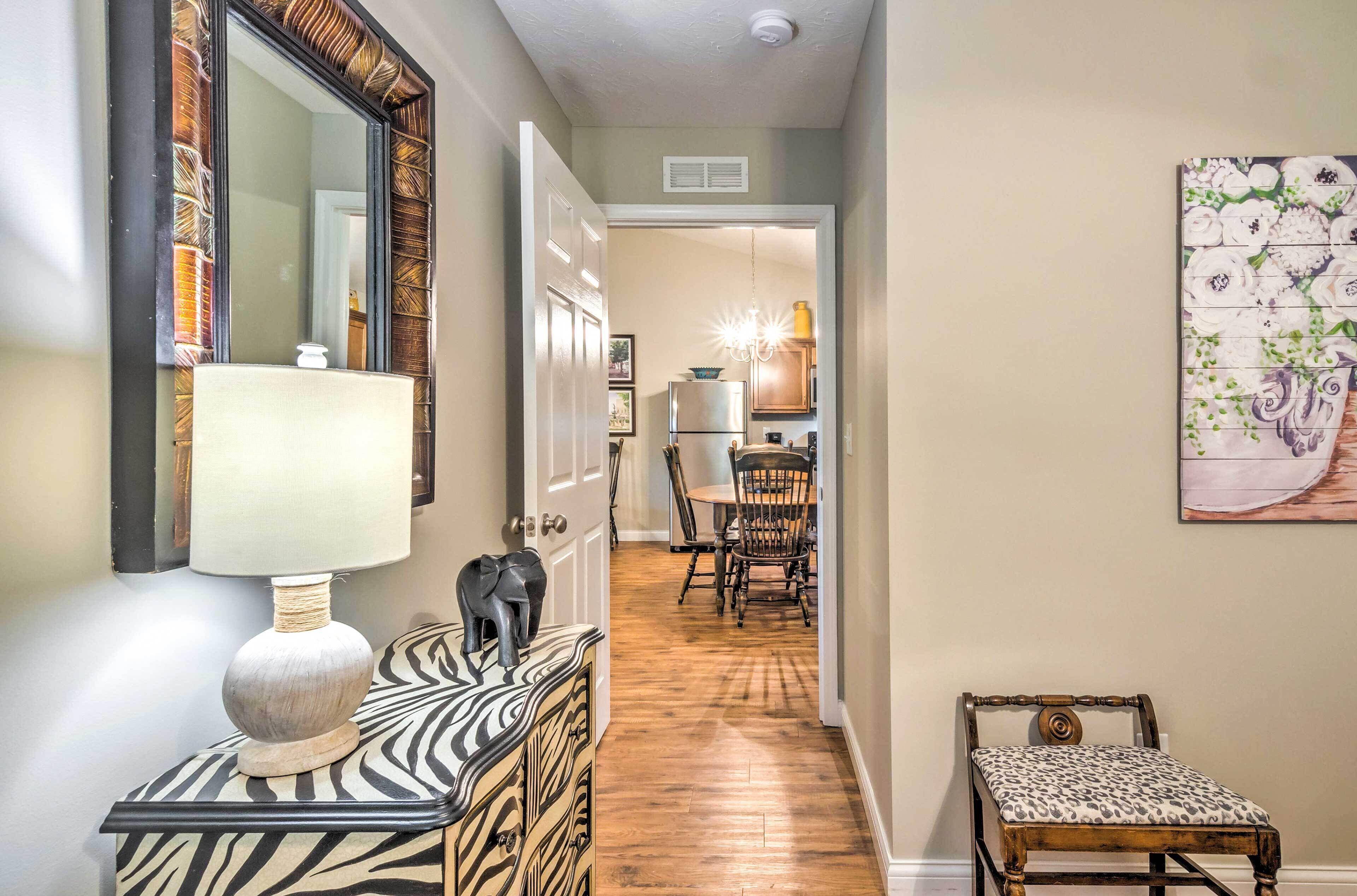 Pet-friendly Brownsville Retreat w/ Porch!