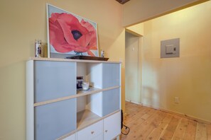 Apartment (1 Bedroom) | Interior - Santa Cruz Vacation Rental With Free Wifi (Santa Cruz)