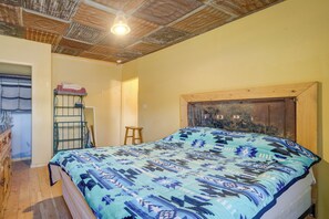 Apartment (1 Bedroom) | Interior - Santa Cruz Vacation Rental With Free Wifi (Santa Cruz)