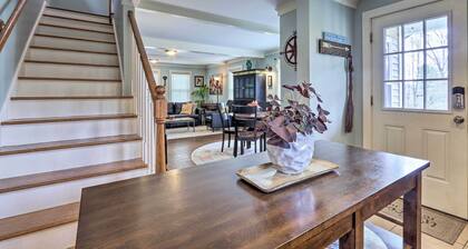 Remodeled Farmhouse in Waterford Near 2 Beaches!