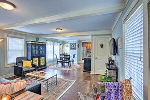 Interior - Remodeled Farmhouse in Waterford Near 2 Beaches! (Waterford)